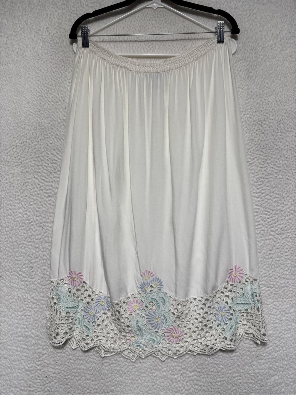 VTG 80’s Bali Emerald White Embroidered Floral Design Skirt Women’s One Size